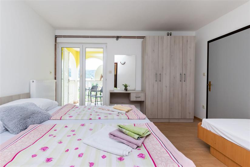 Apartment A2, for 7 persons