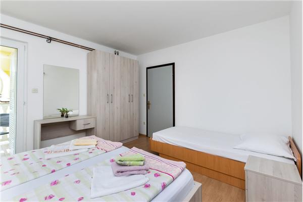 Apartment A2, for 7 persons