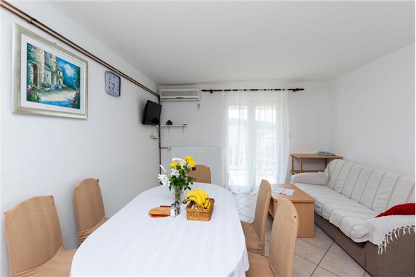 Apartment A2, for 7 persons