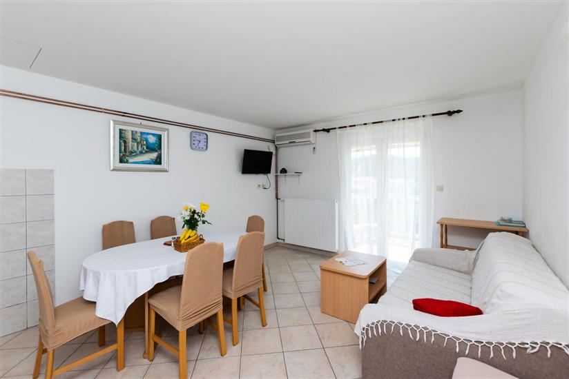 Apartment A2, for 7 persons