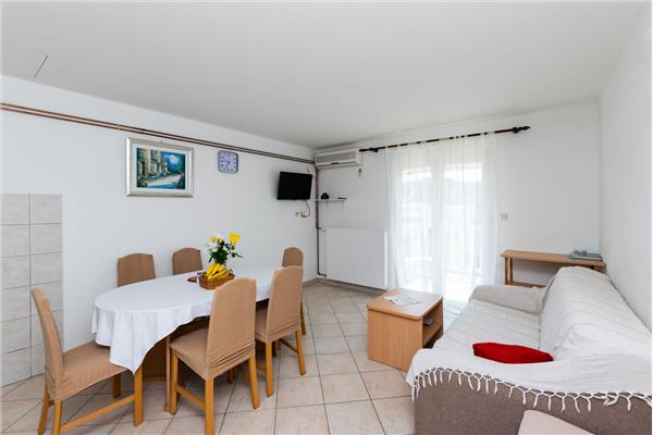 Apartment A2, for 7 persons