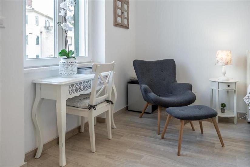 Room S3, for 2 persons