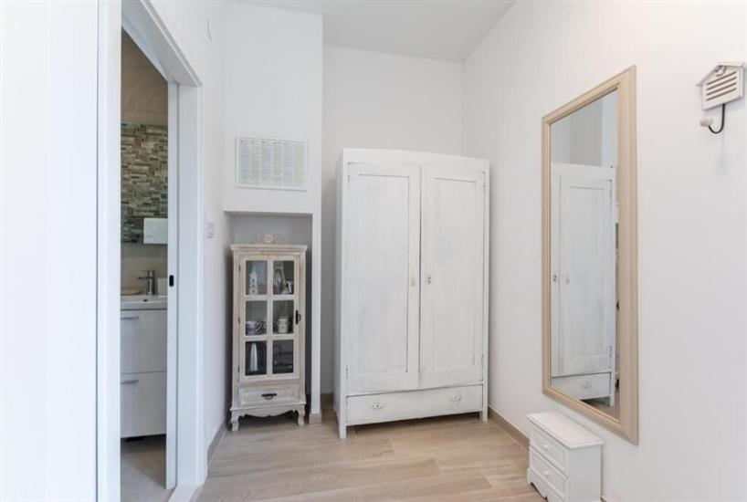 Room S3, for 2 persons