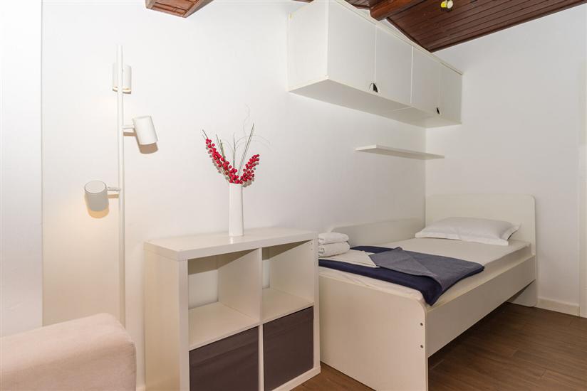 Apartment A2, for 3 persons