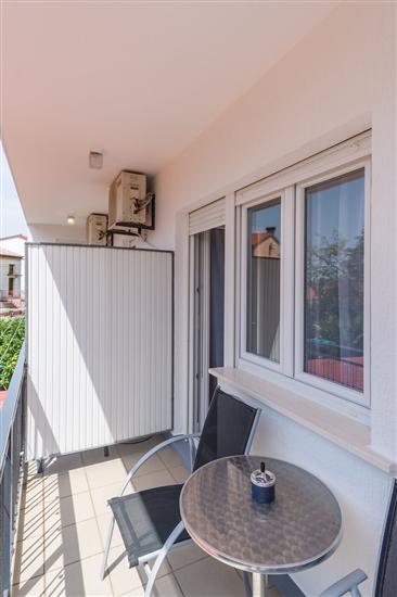 Room S1, for 2 persons