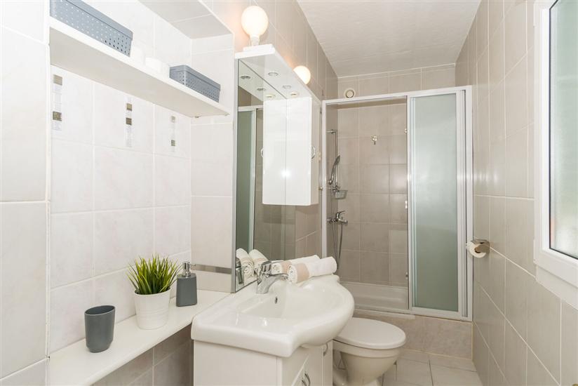 Room S1, for 2 persons