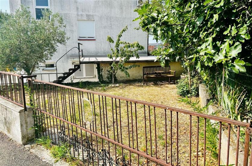 Apartments and Room Mira