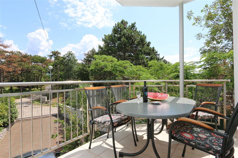 Apartment A1, for 5 persons