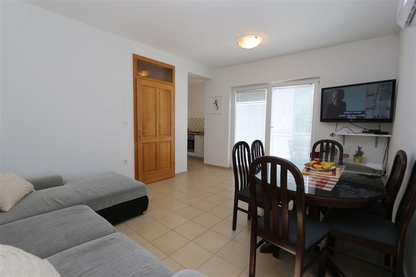 Apartment A1, for 5 persons