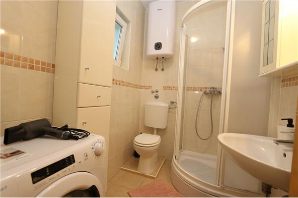 Apartment A1, for 5 persons