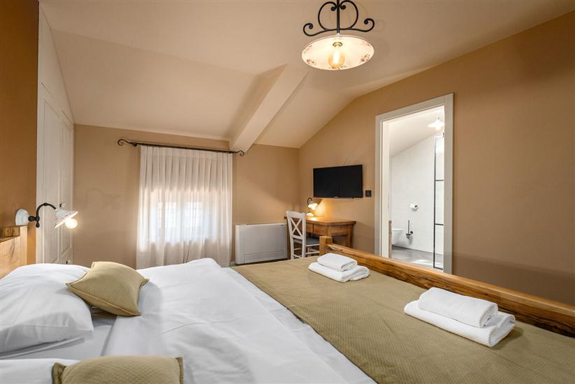 House K1, for 12 persons