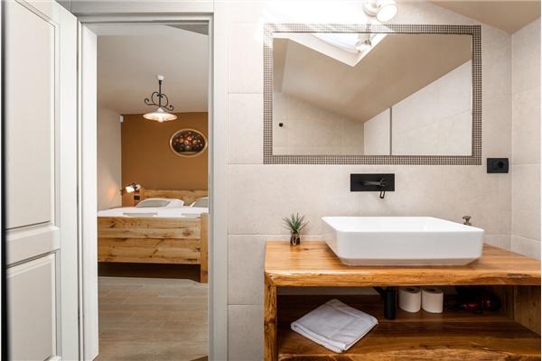 House K1, for 12 persons