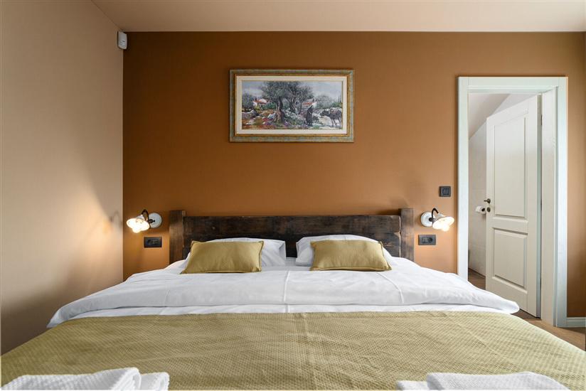 House K1, for 12 persons