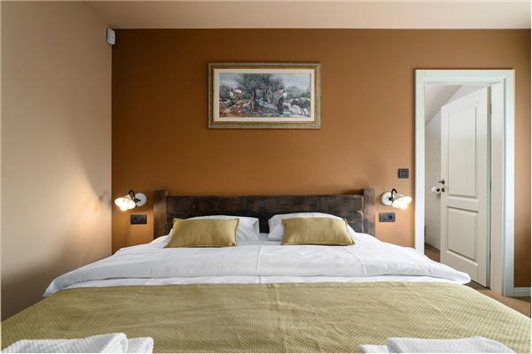 House K1, for 12 persons