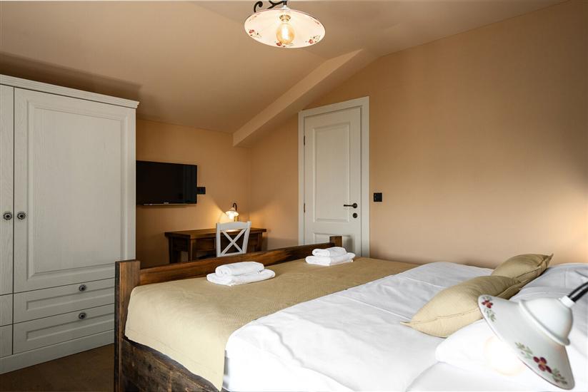 House K1, for 12 persons