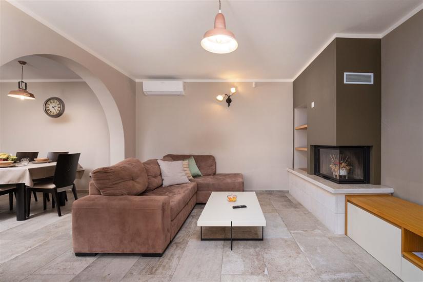 House K1, for 12 persons