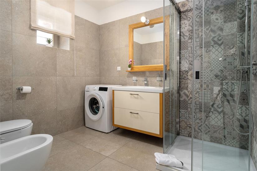 House K1, for 12 persons