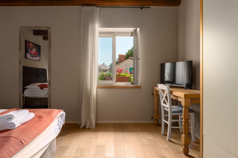 House K1, for 12 persons