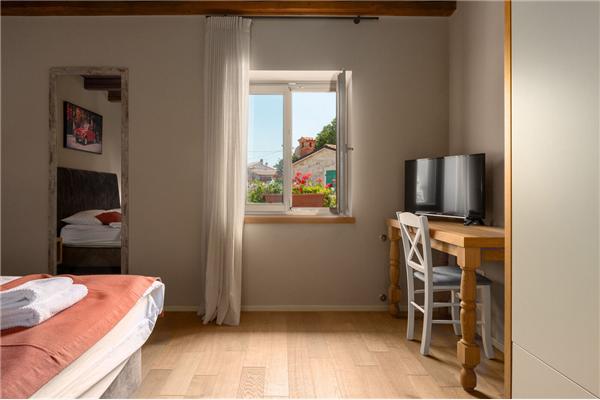 House K1, for 12 persons