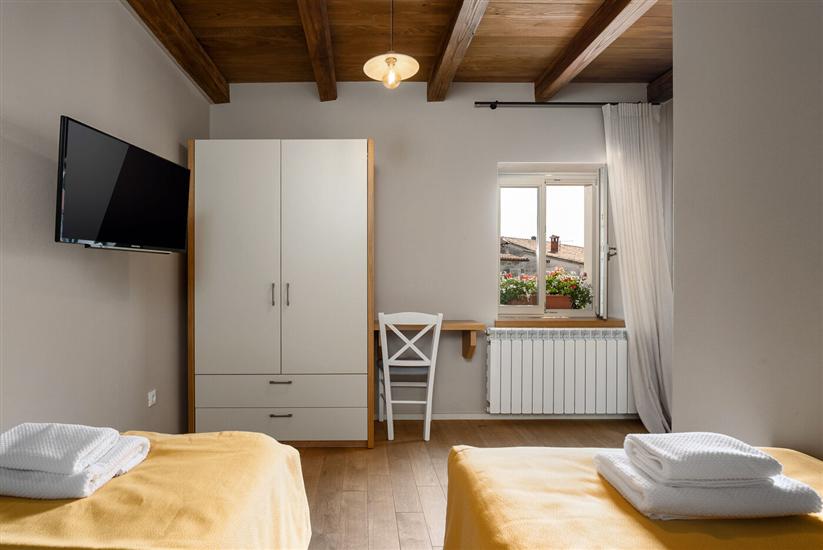 House K1, for 12 persons