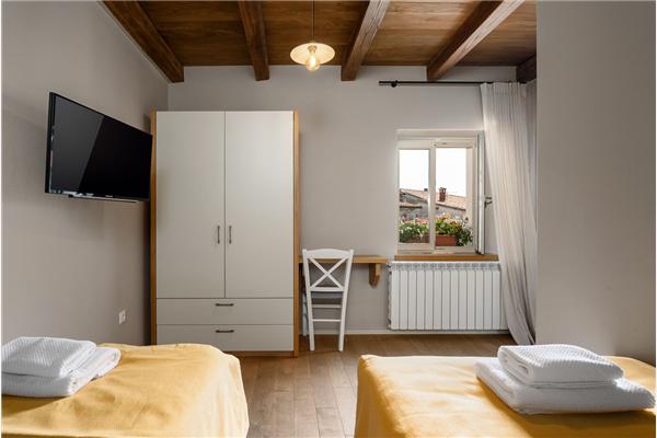 House K1, for 12 persons