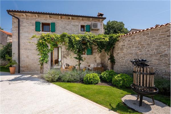 House K1, for 12 persons