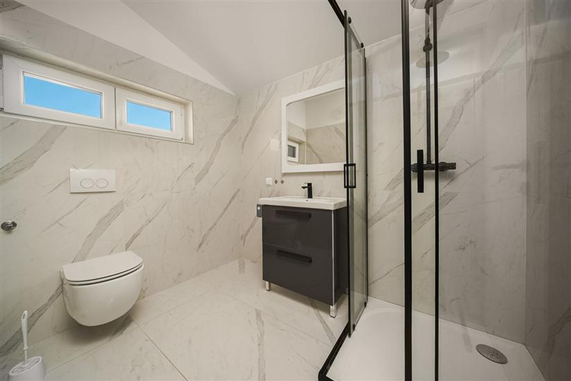 Apartment A4, for 6 persons