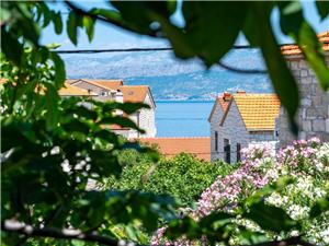 Apartments Kaja Postira - island Brac, Size 100.00 m2, Airline distance to the sea 70 m, Airline distance to town centre 50 m