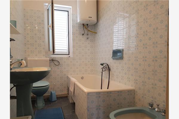 Apartment A1, for 6 persons