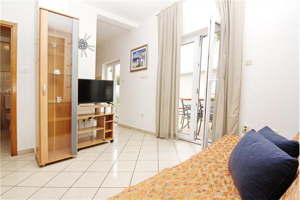 Apartment A1, for 6 persons