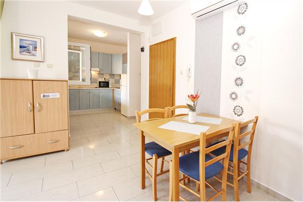 Apartment A2, for 5 persons