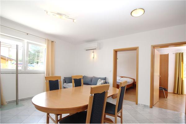 Apartment A1, for 5 persons