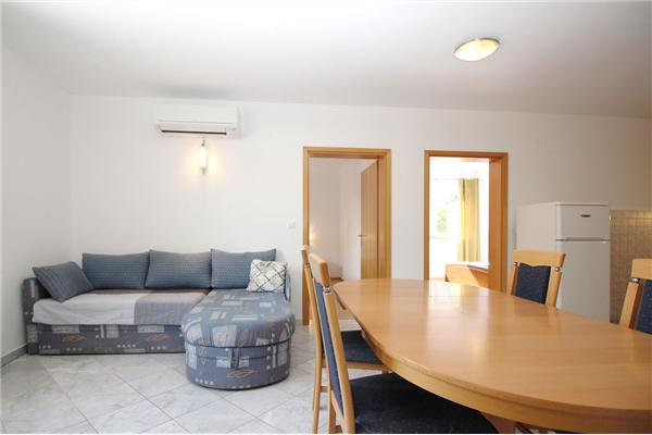 Apartment A1, for 5 persons
