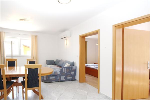 Apartment A1, for 5 persons