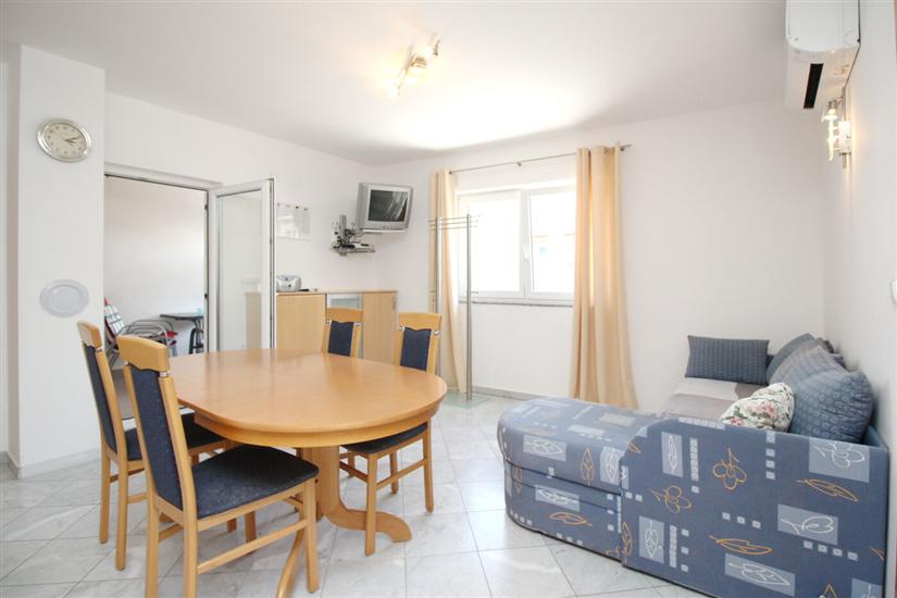 Apartment A1, for 5 persons