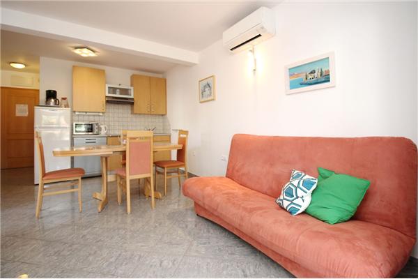 Apartment A2, for 5 persons