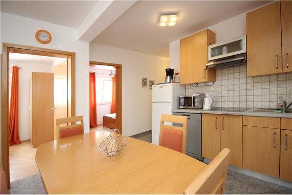 Apartment A2, for 5 persons