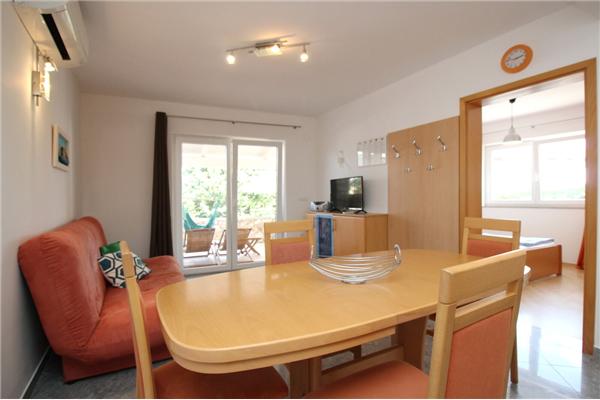 Apartment A2, for 5 persons