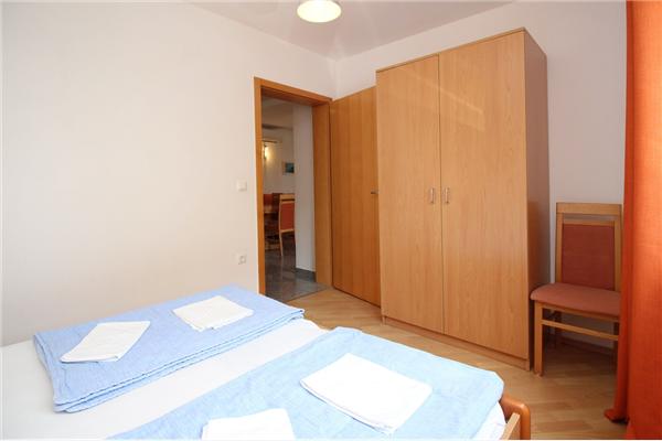 Apartment A2, for 5 persons