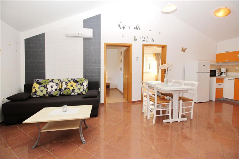 Apartment A4, for 5 persons