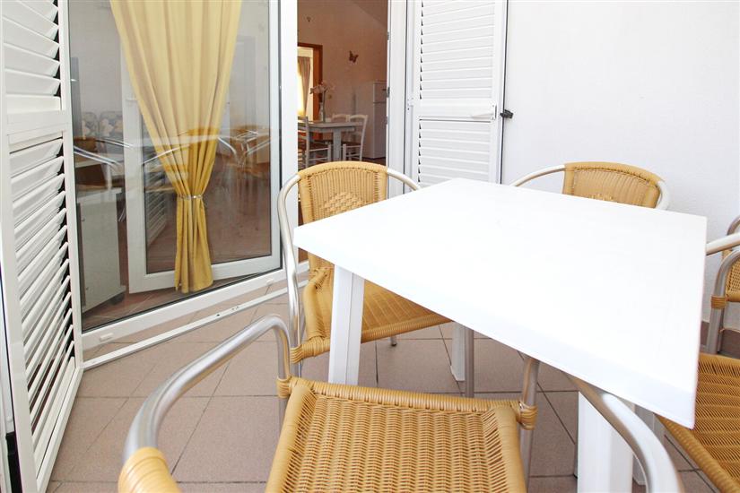 Apartment A4, for 5 persons