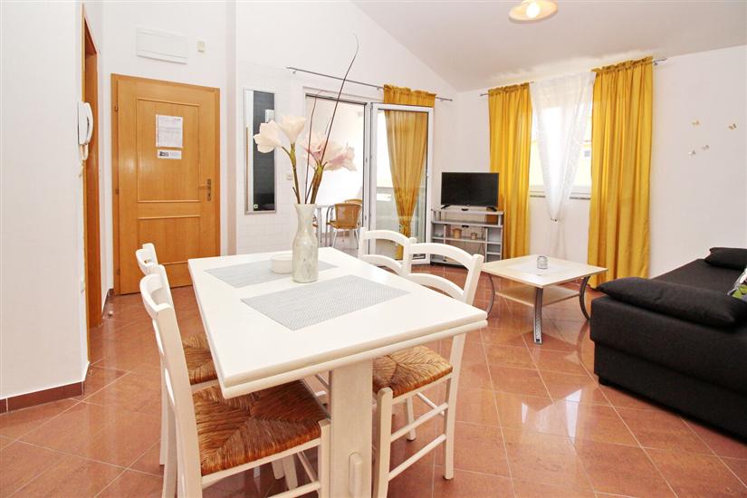 Apartment A4, for 5 persons