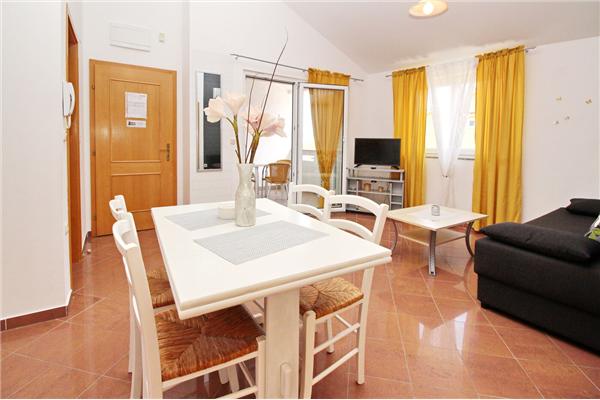 Apartment A4, for 5 persons