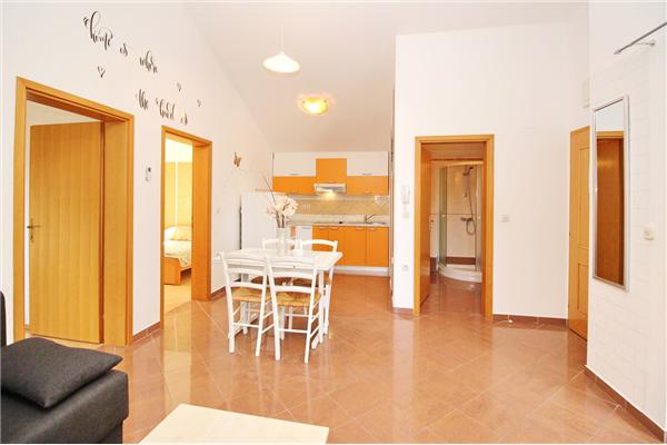 Apartment A4, for 5 persons