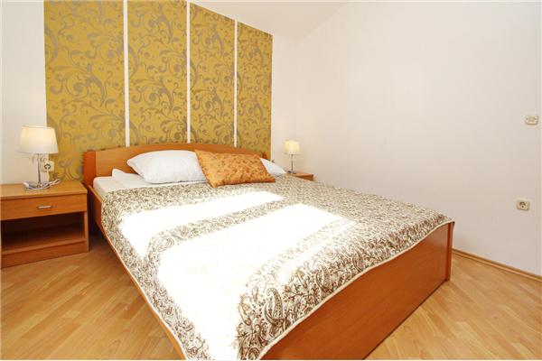 Apartment A4, for 5 persons