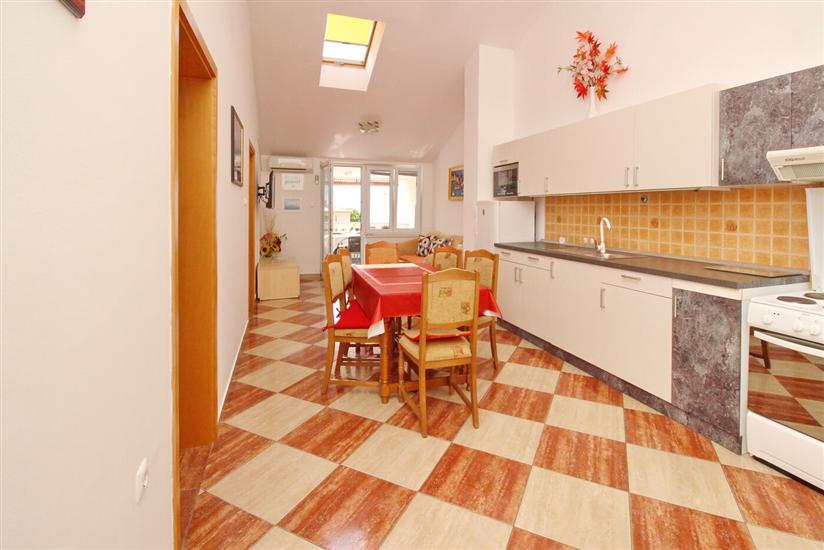 Apartment A5, for 4 persons