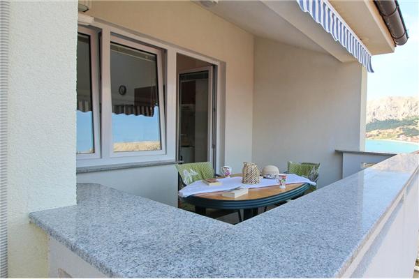 Apartment A7, for 4 persons