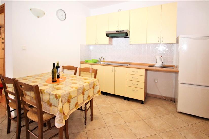Apartment A5, for 5 persons