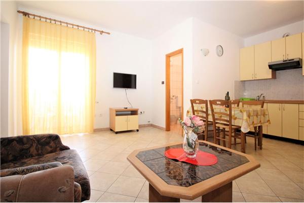 Apartment A5, for 5 persons