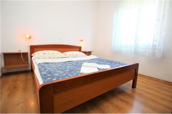 Apartment A5, for 5 persons